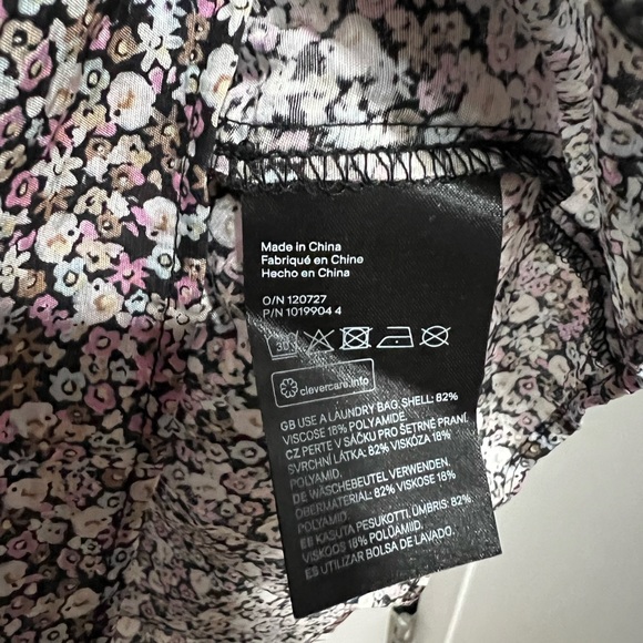 NWT ruffle collar floral blouse - Picture 8 of 8